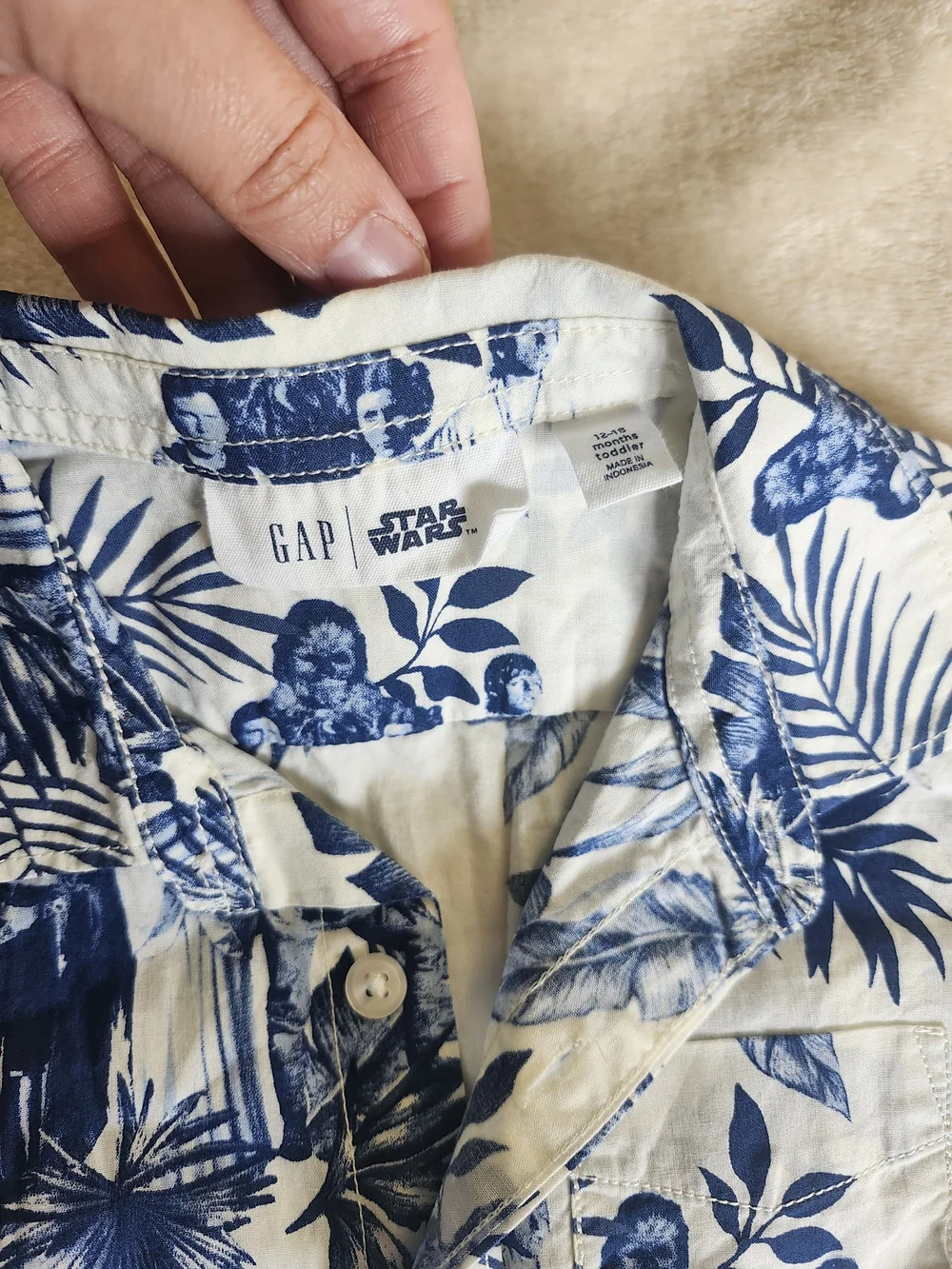 GAP Blue and White Short-Sleeve Tropical Star Wars Button-Down